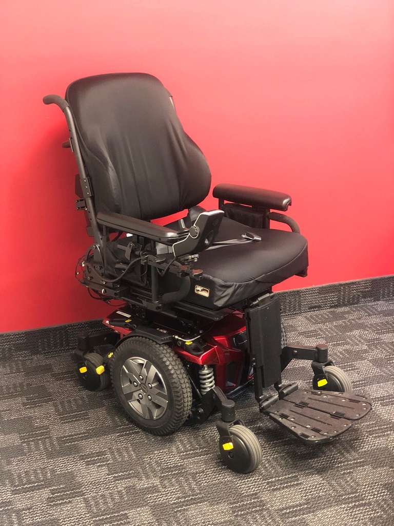 Used Pride Quantum Edge 2.0 Power Wheelchair w/Power Elevating Seat