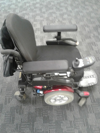 [40000010638] Used Pride Quantum 600 Power Wheelchair, Mid-Wheel Drive, Adjustable Seat Width 16"-20" wide